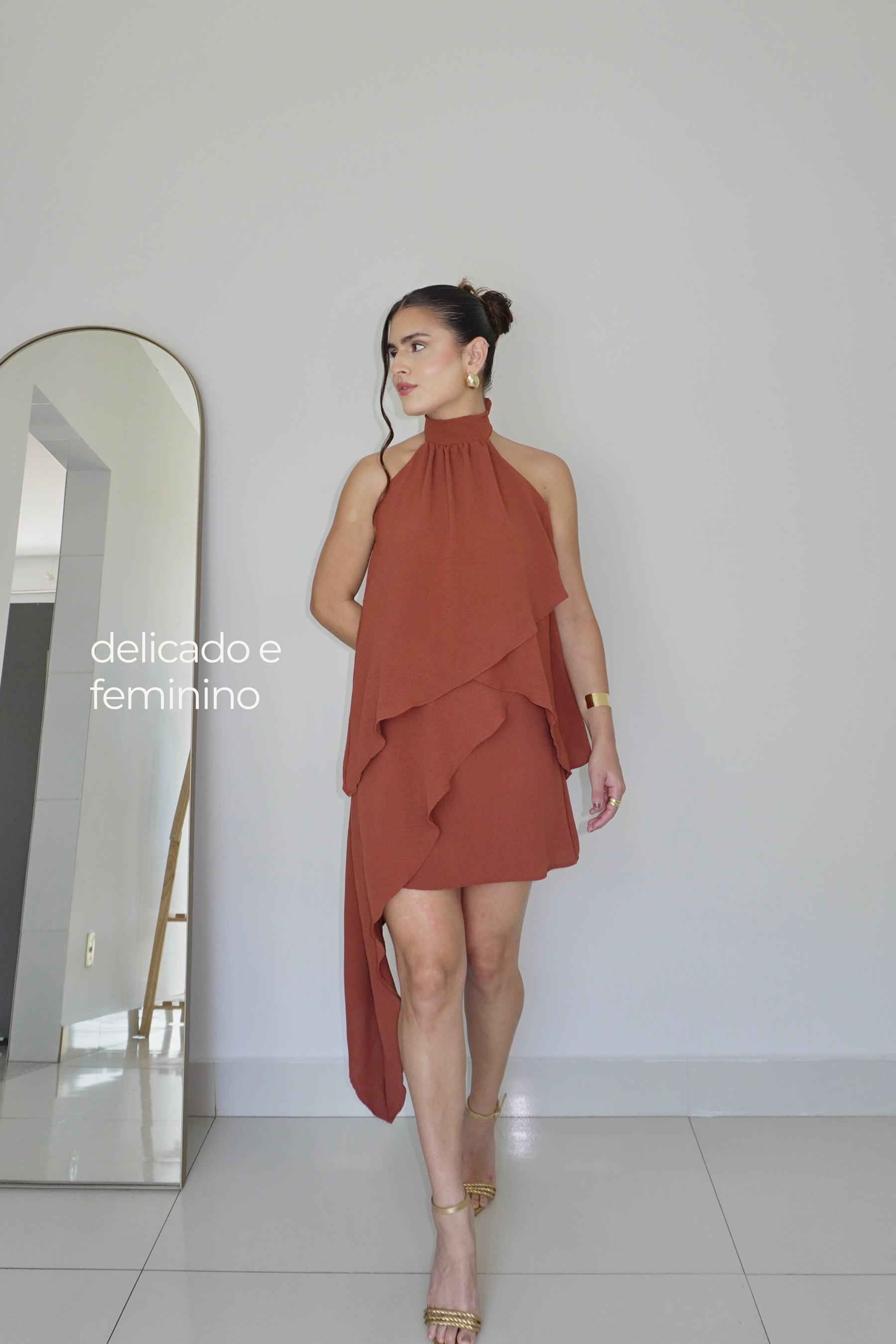 VESTIDO SOL MARROM CARAMELO - Curto com babados