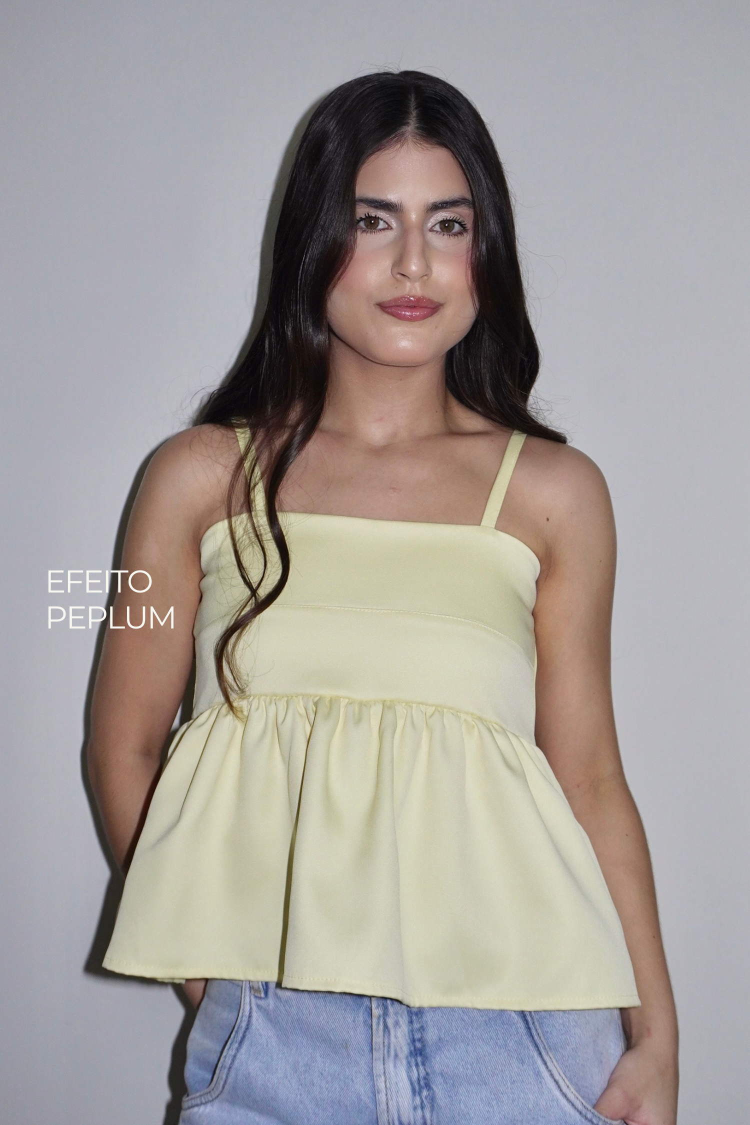 BLUSA ELLA PEPLUM AMARELO MANTEIGA - Com alça regulável e zíper na lateral