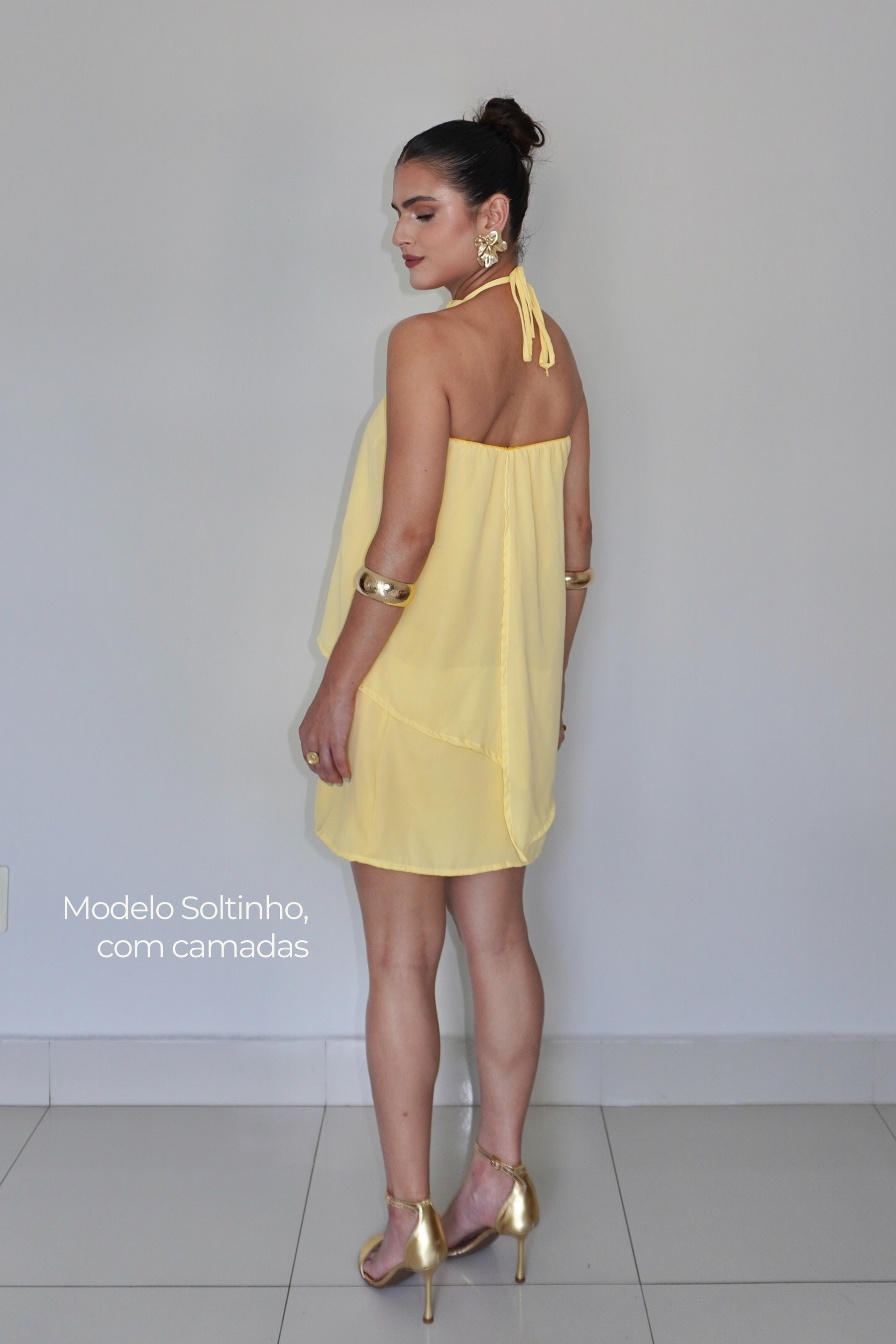 VESTIDO QUARTZO AMARELO MANTEIGA - Efeito Livre, curto com camadas