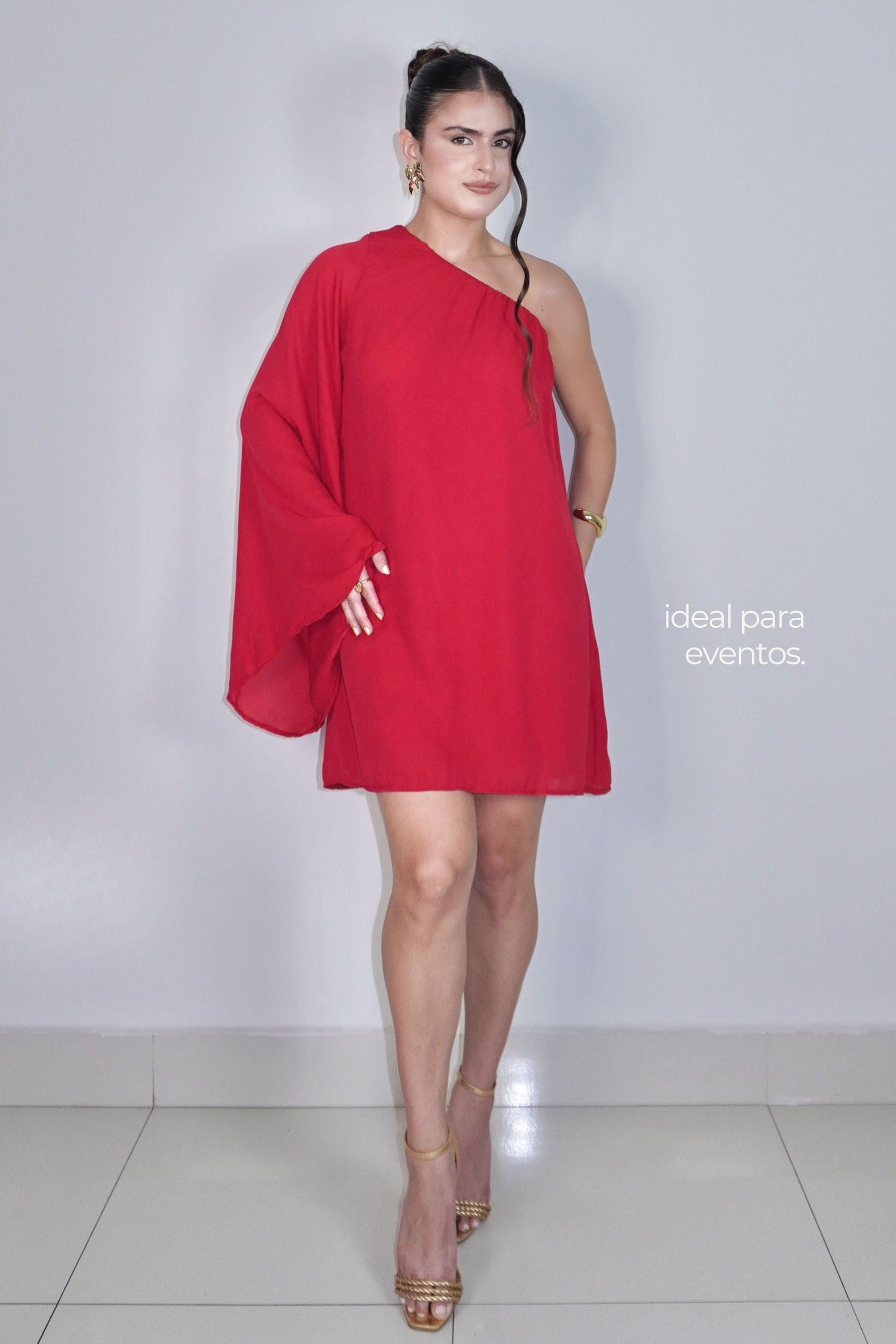 VESTIDO NINA VERMELHO - Curto com manga única, efeito fluido