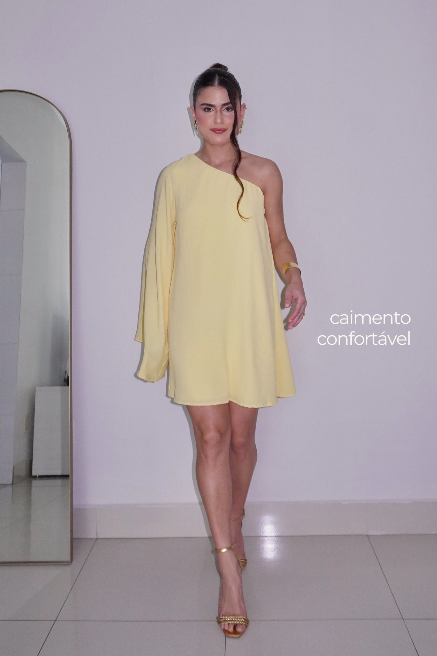 VESTIDO NINA AMARELO MANTEIGA - Curto com manga única