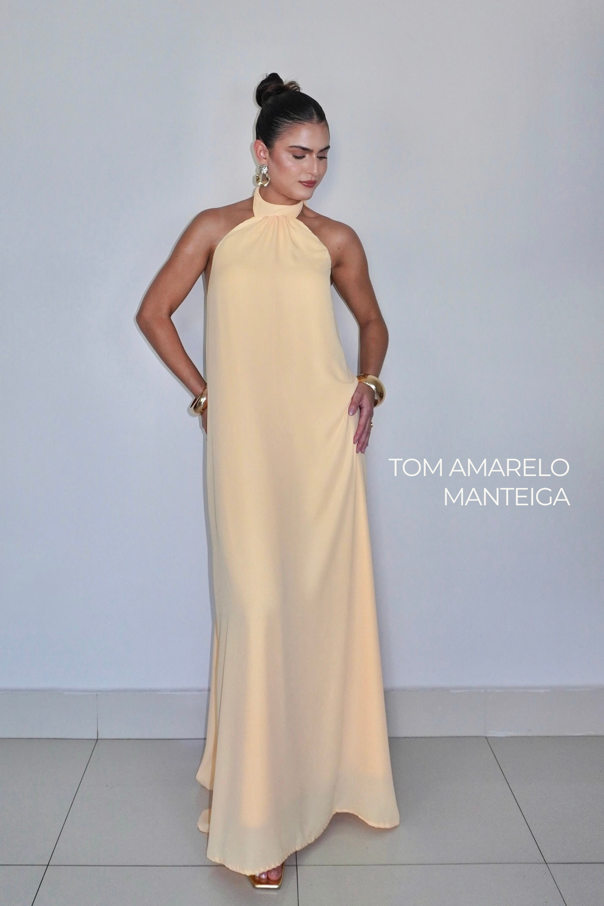 VESTIDO JADE AMARELO MANTEIGA - Longo fluido com decote nas costas