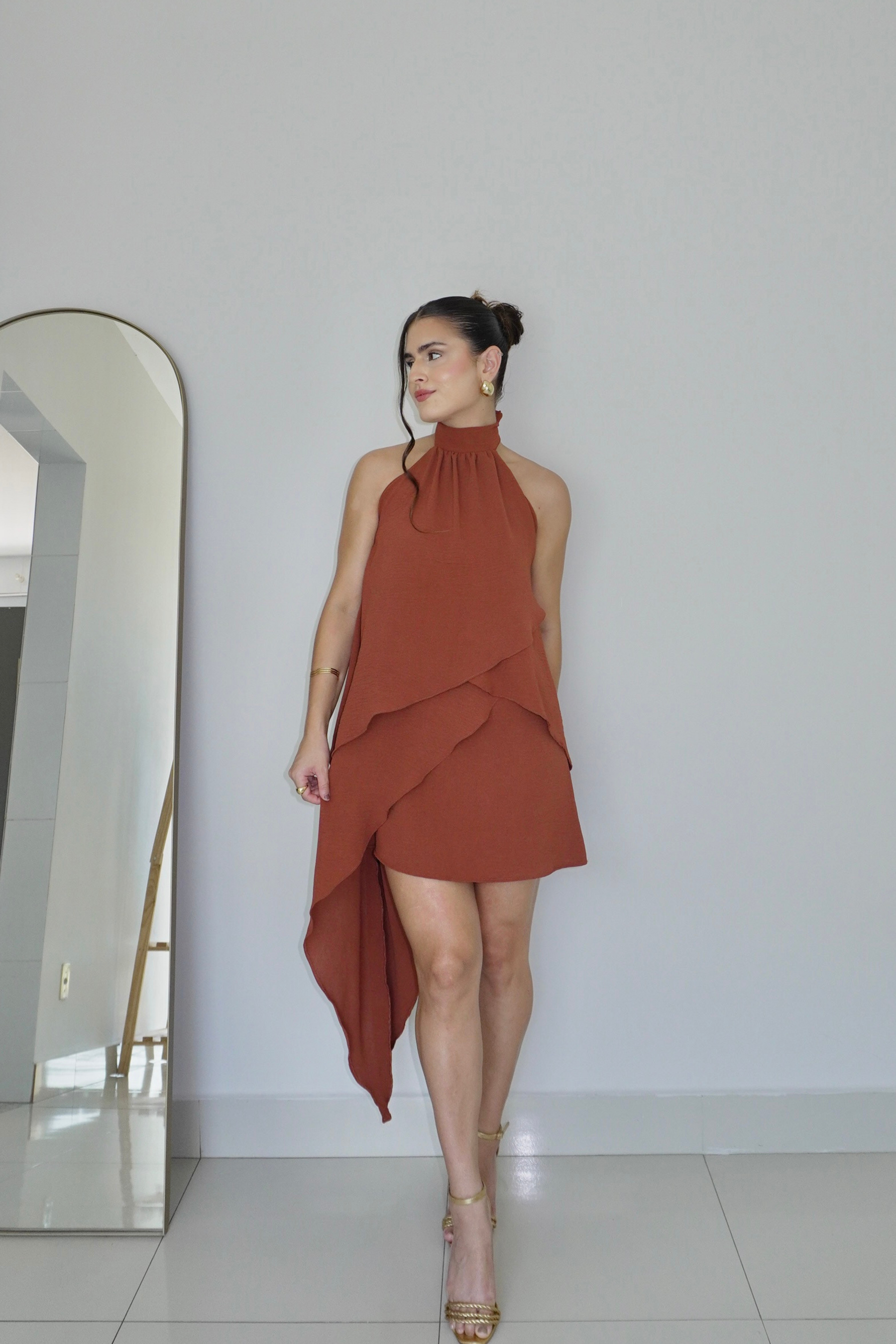 VESTIDO SOL MARROM CARAMELO - Curto com babados