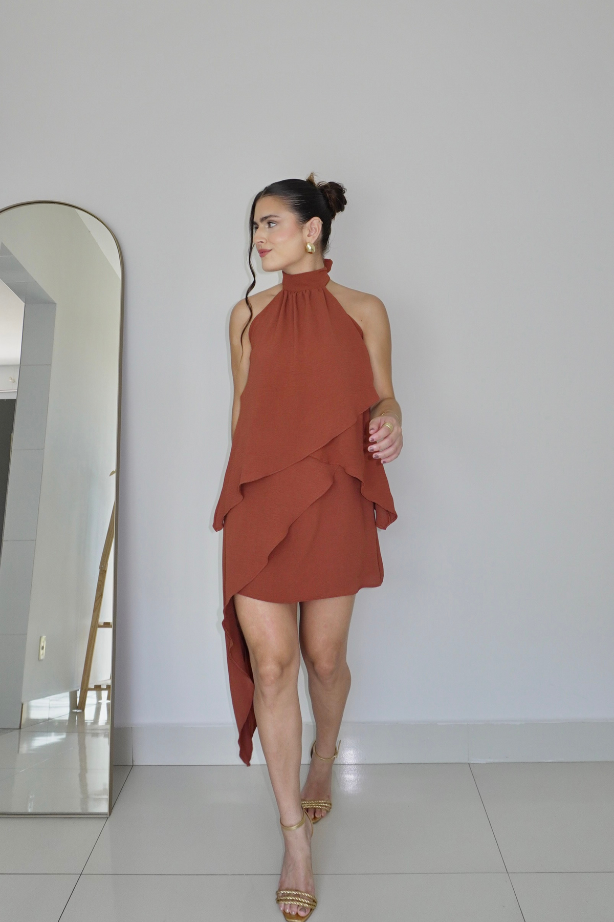 VESTIDO SOL MARROM CARAMELO - Curto com babados