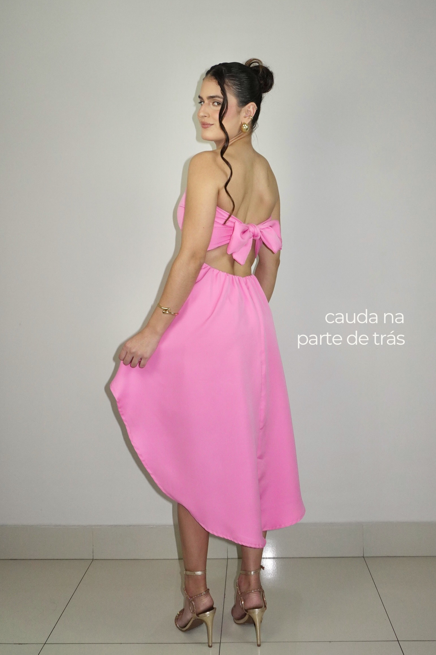 VESTIDO SOFI ROSA BEBÊ - Curto tomara que caia com cauda