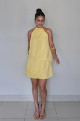 VESTIDO QUARTZO AMARELO MANTEIGA - Efeito Livre, curto com camadas
