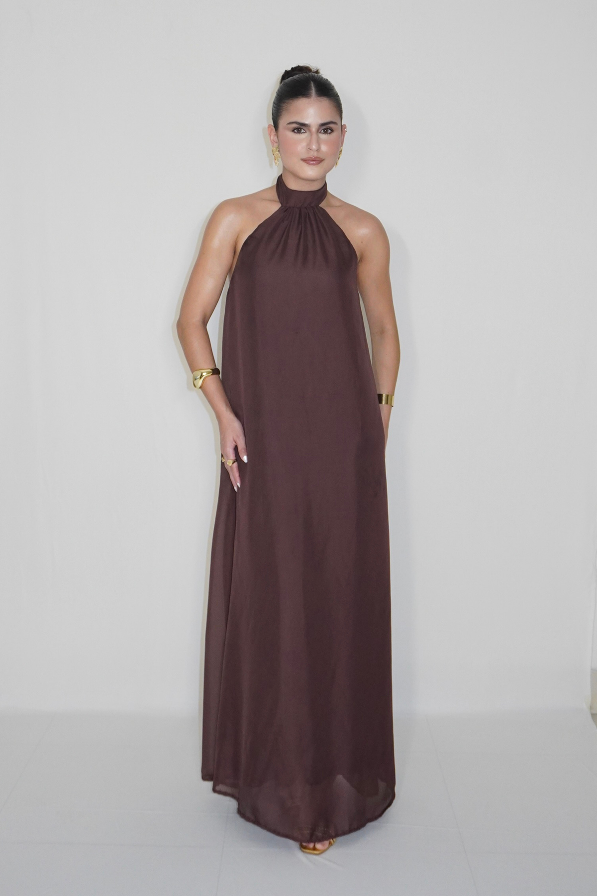VESTIDO JADE MARROM CAFÉ - Longo fluido com decote nas costas