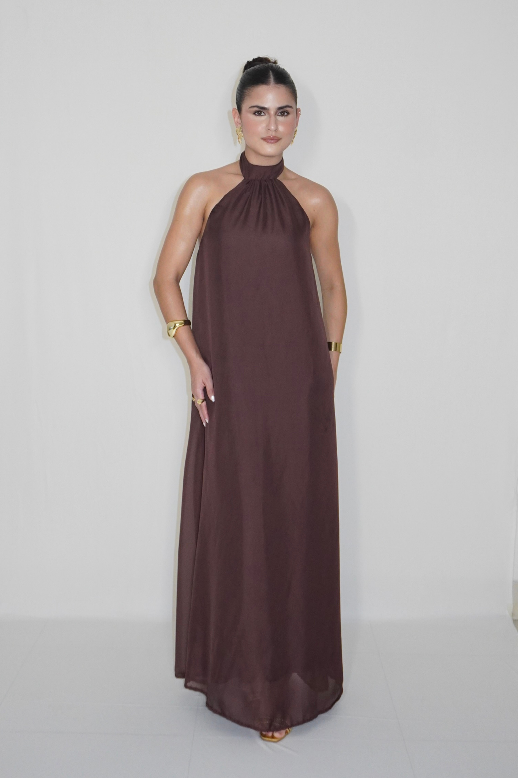 VESTIDO JADE MARROM CAFÉ - Longo fluido com decote nas costas