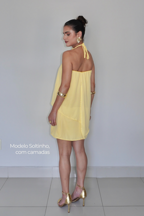 VESTIDO QUARTZO AMARELO MANTEIGA - Efeito Livre, curto com camadas