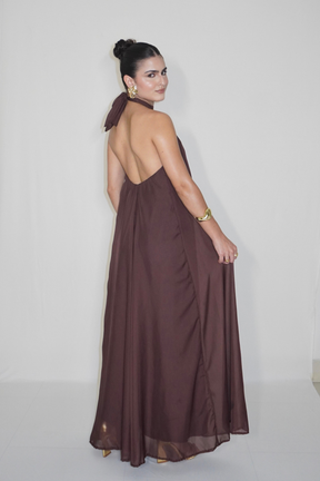 VESTIDO JADE MARROM CAFÉ - Longo fluido com decote nas costas