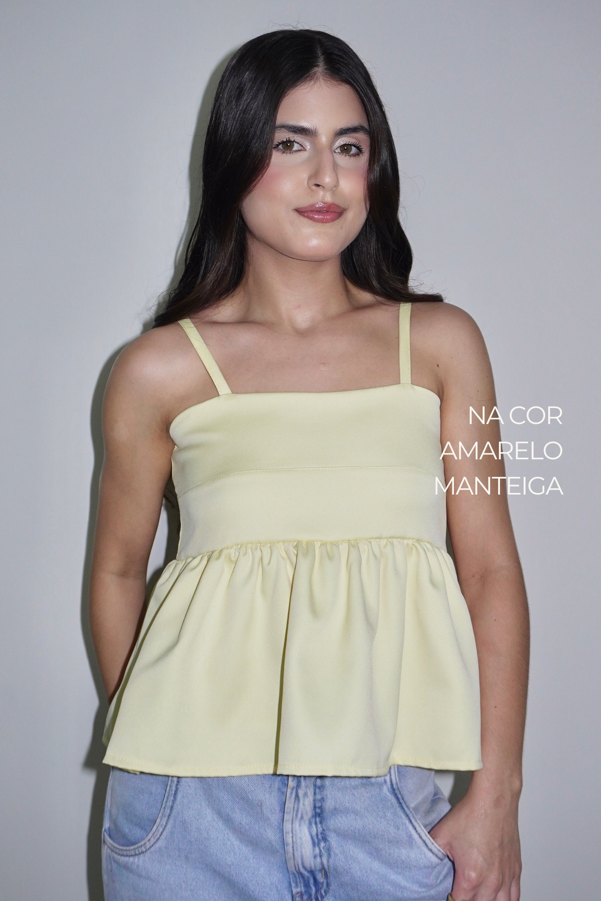 BLUSA ELLA PEPLUM AMARELO MANTEIGA - Com alça regulável e zíper na lateral
