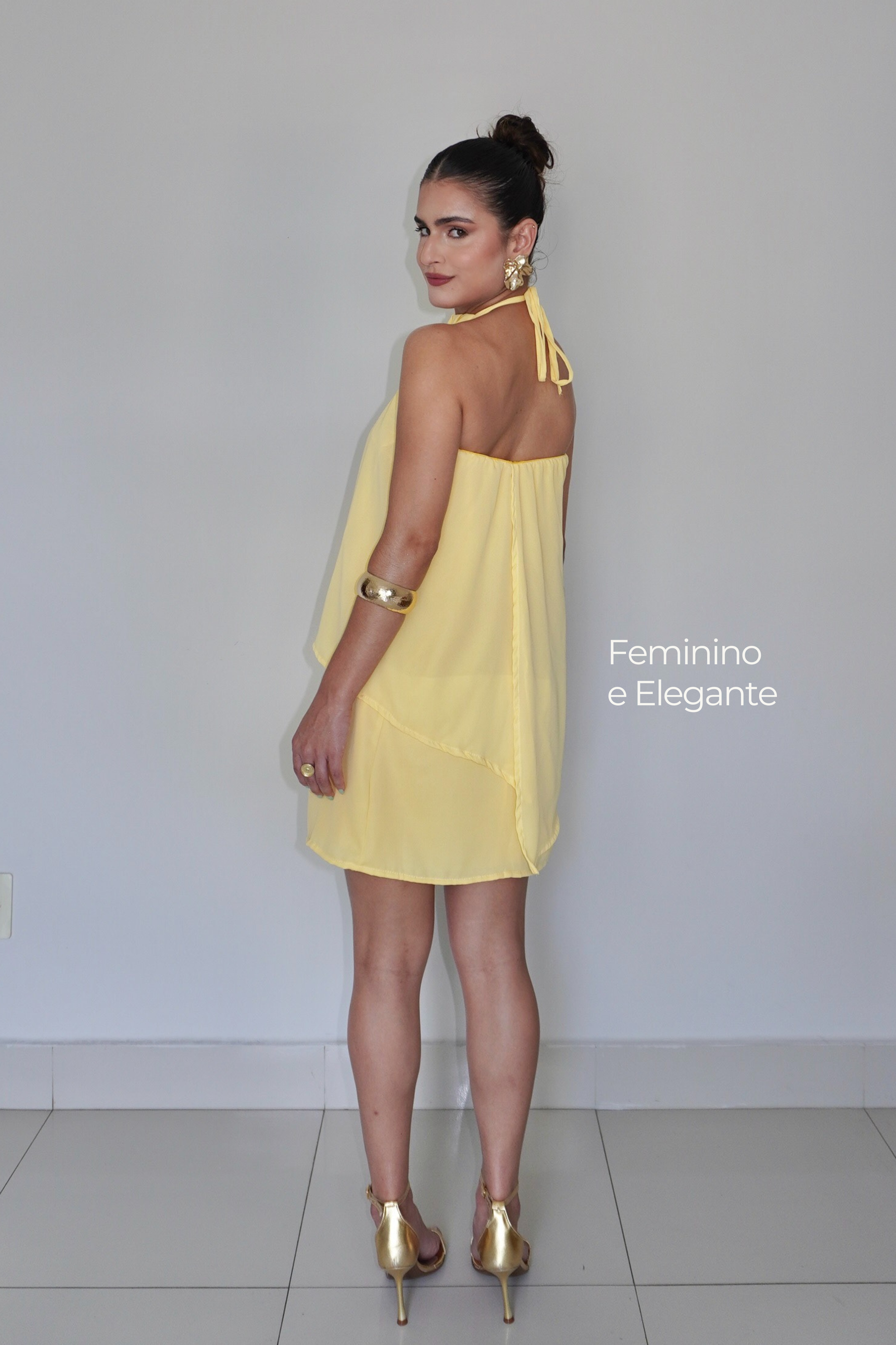 VESTIDO QUARTZO AMARELO MANTEIGA - Efeito Livre, curto com camadas