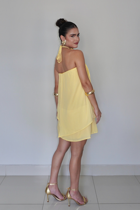 VESTIDO QUARTZO AMARELO MANTEIGA - Efeito Livre, curto com camadas