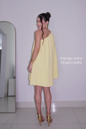 VESTIDO NINA AMARELO MANTEIGA - Curto com manga única