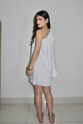 VESTIDO NINA BRANCO - Curto com manga única
