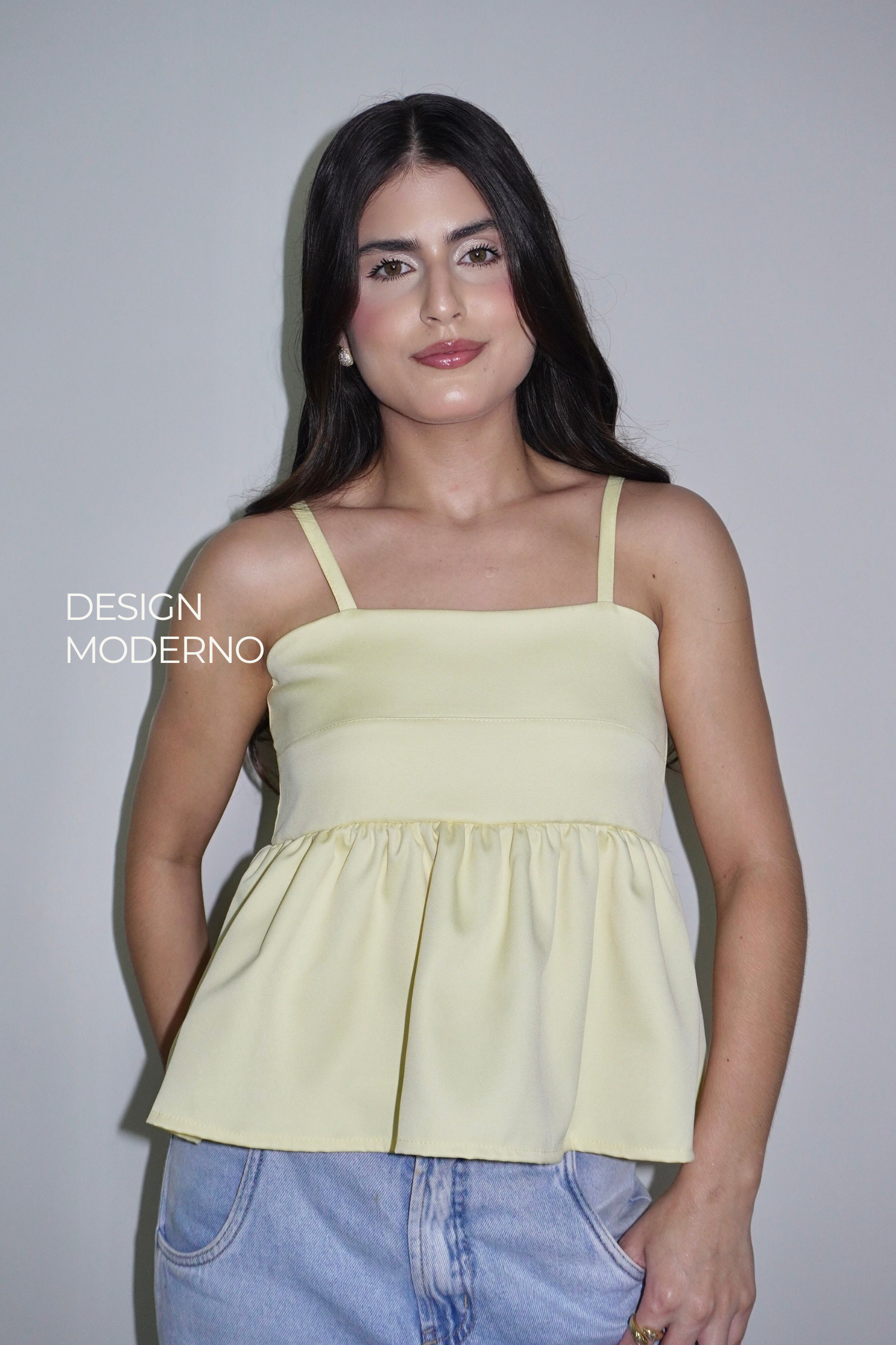 BLUSA ELLA PEPLUM AMARELO MANTEIGA - Com alça regulável e zíper na lateral