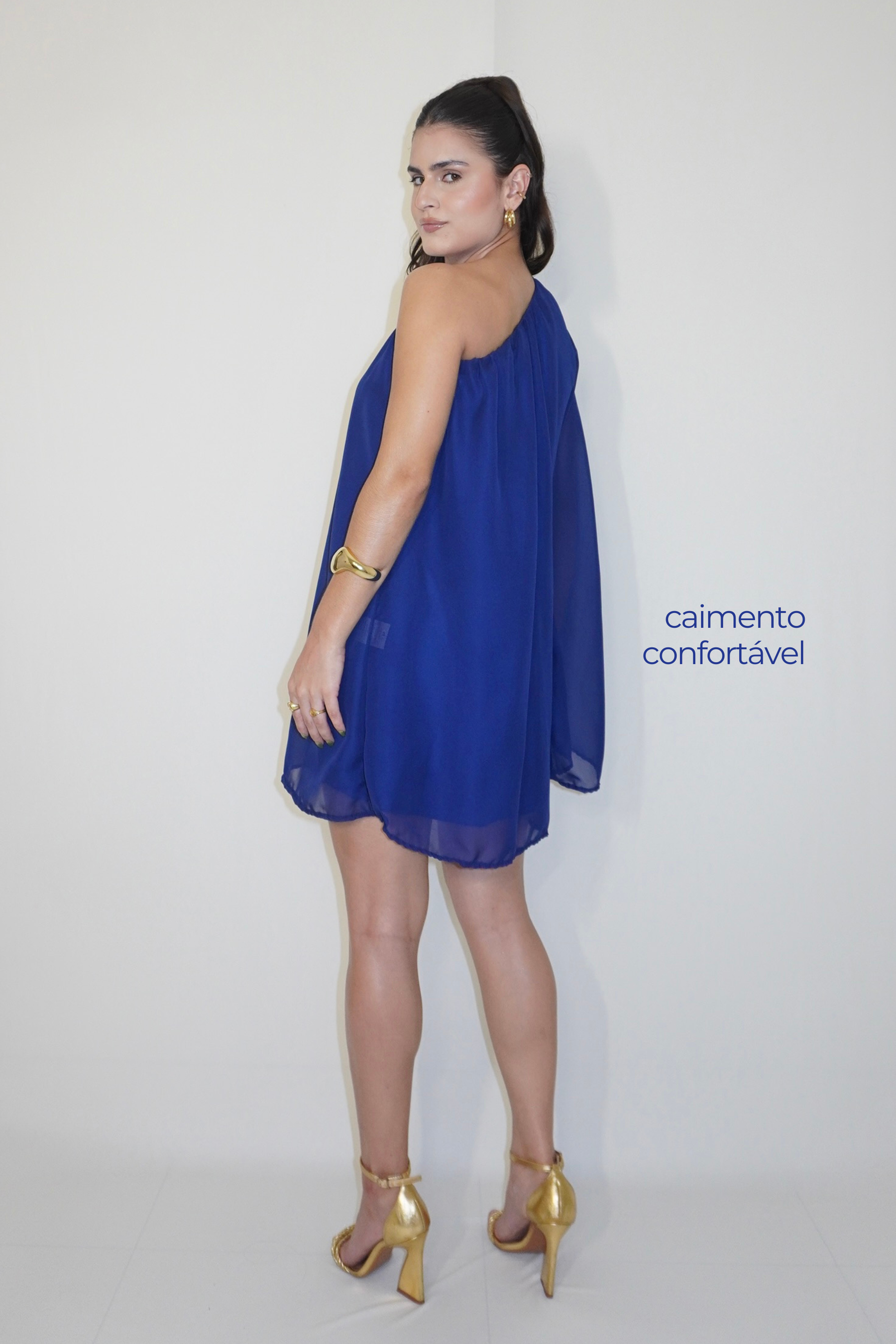 VESTIDO NINA AZUL MARINHO - Curto com manga única, efeito fluido