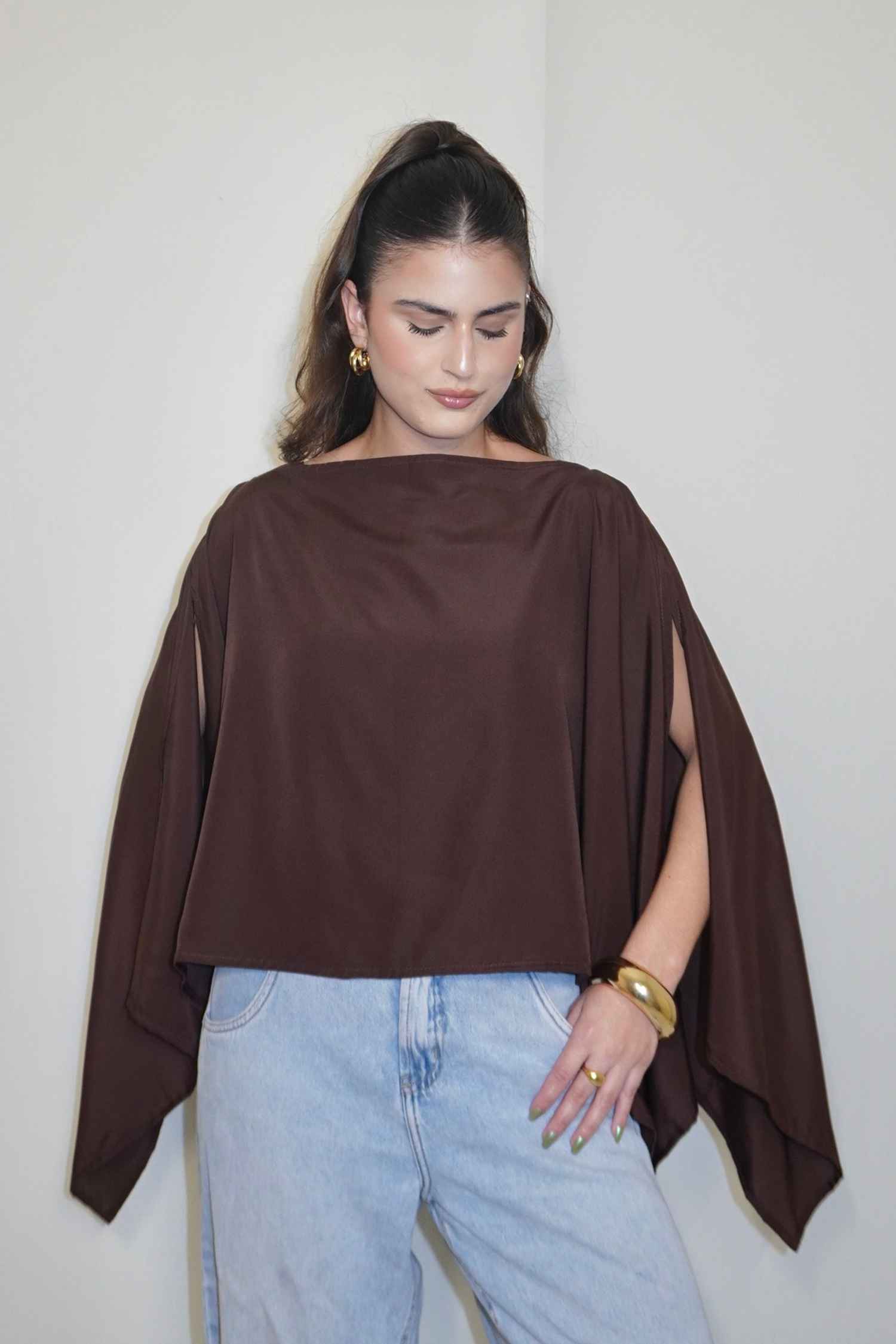 BATA CAPA AMÉLIA MARROM - Fluída com Top