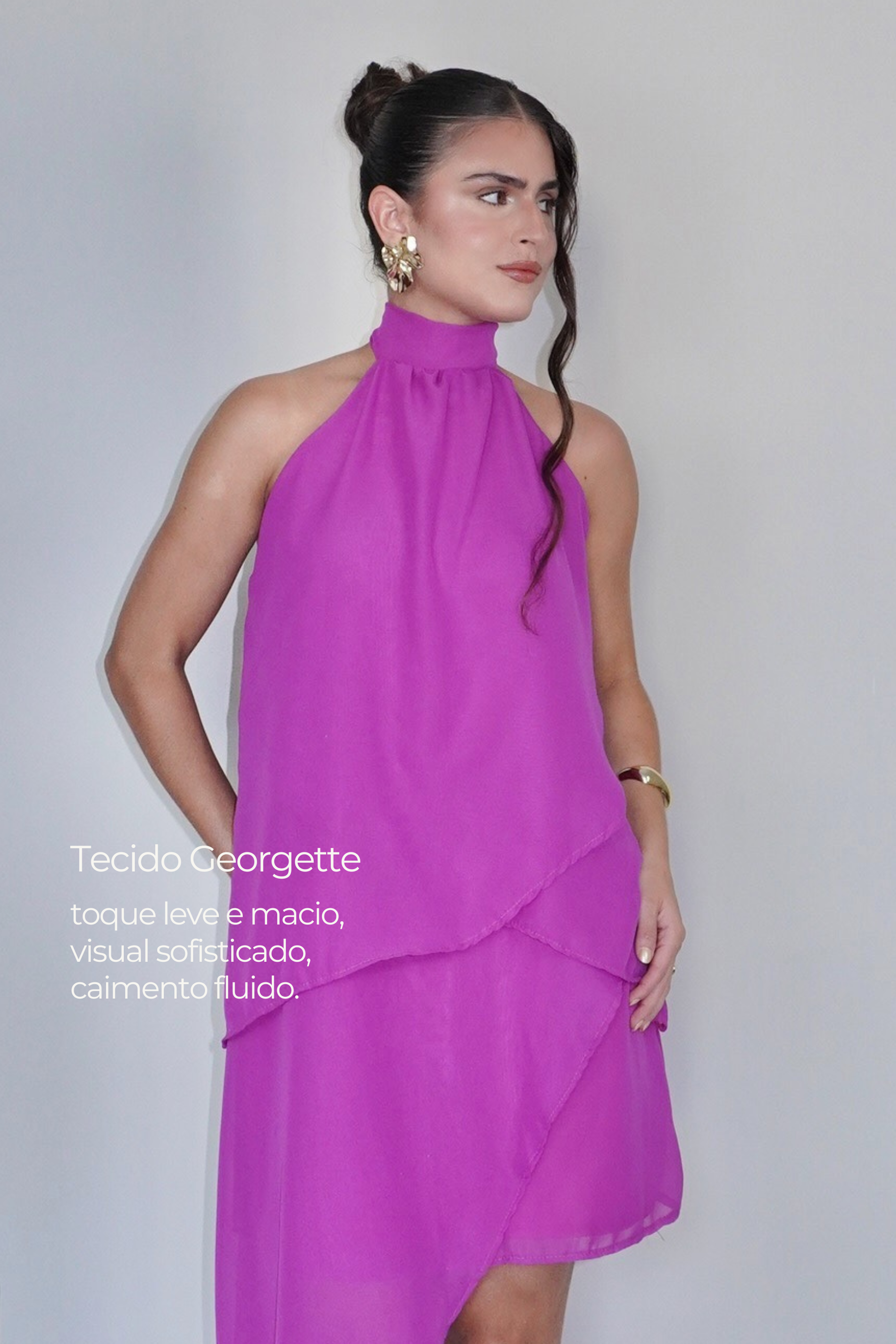 VESTIDO SOL FÚCSIA - Curto com babados, fluido com amarração no pescoço