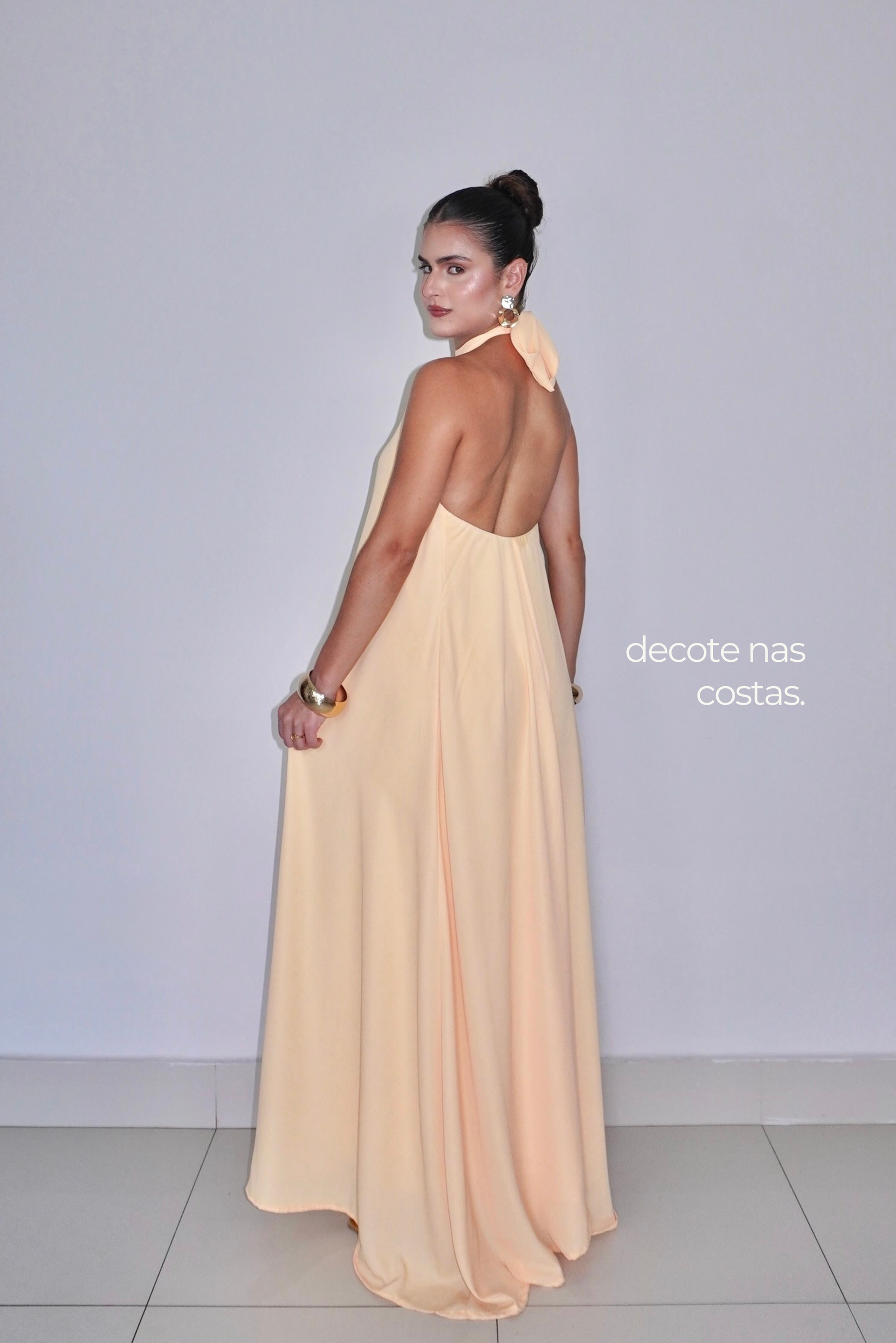 VESTIDO JADE AMARELO MANTEIGA - Longo fluido com decote nas costas