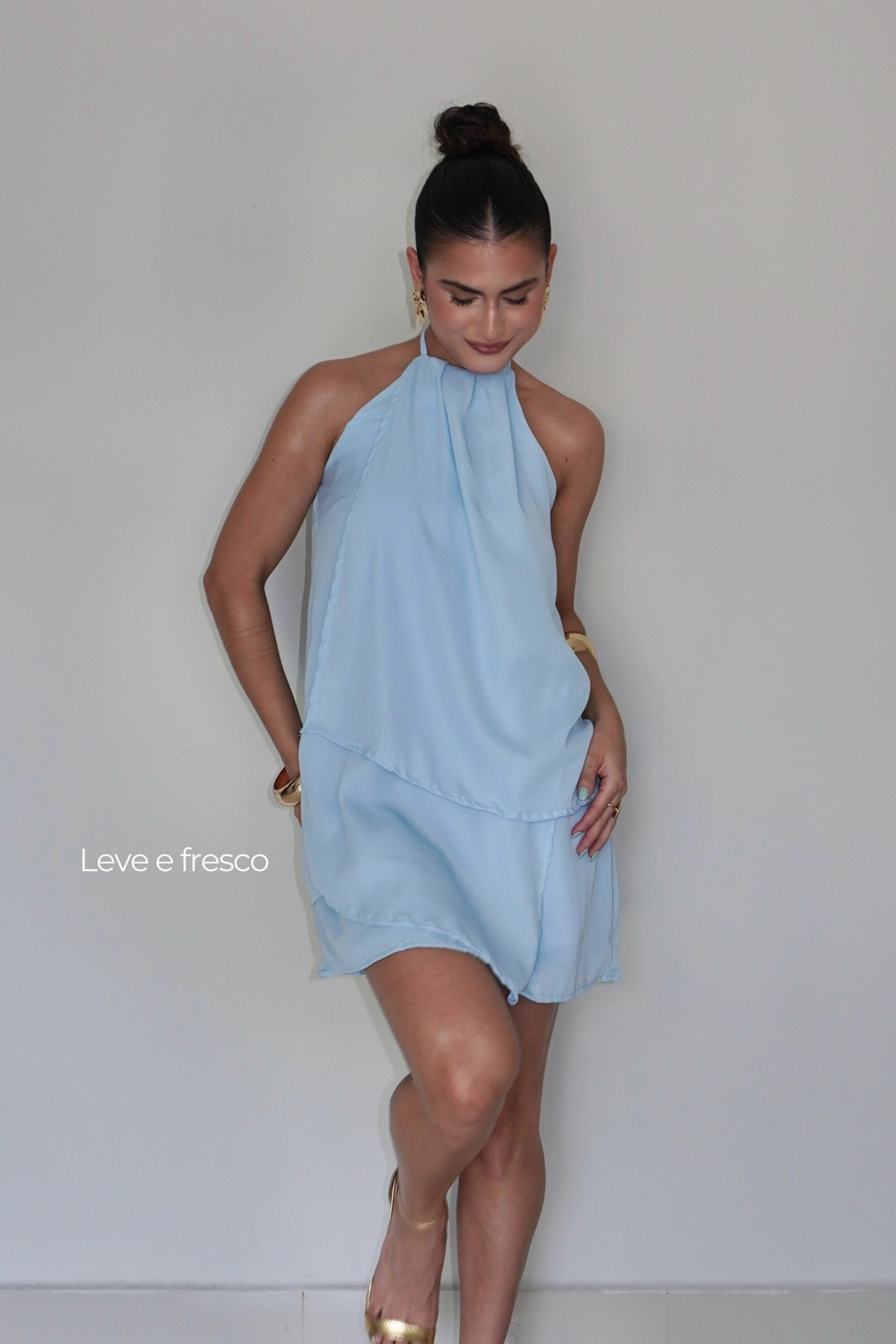 VESTIDO QUARTZO AZUL BEBÊ - Efeito Livre, curto com camadas